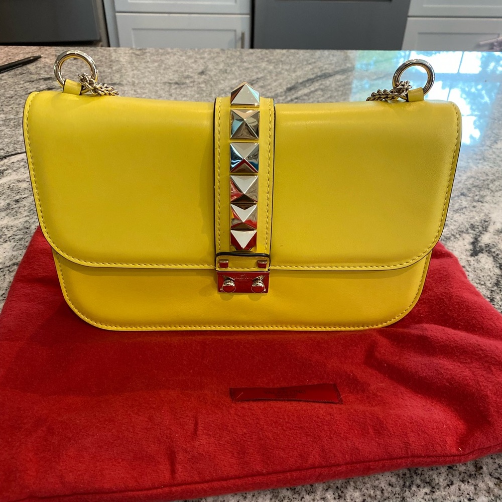 Valentino. Medium Lock Rockstud